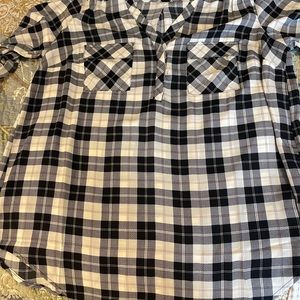 Torrid Harper pullover tunic length blouse in black and white plaid size 00 NWT!
